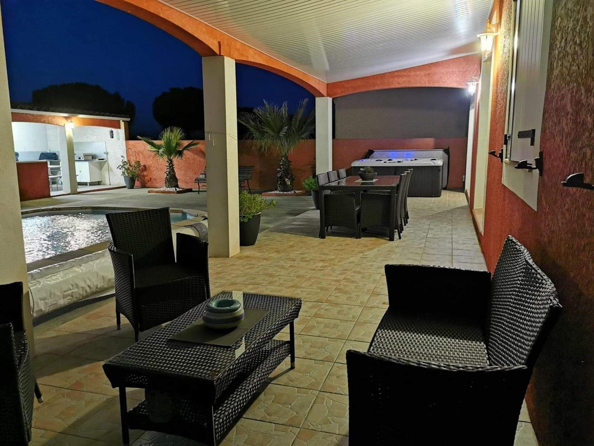 Villa Elegante A Carcassonne Avec Jardin Et Jacuzzi Екстериор снимка